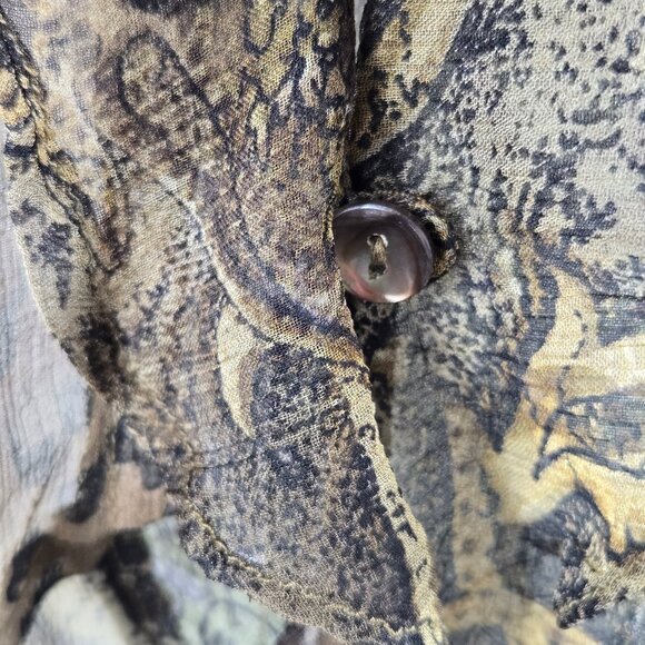 Chico's Size 2 (US Large) 100% Silk Animal Print Patchwork Blouse Ruffle Buttons - Picture 4 of 12